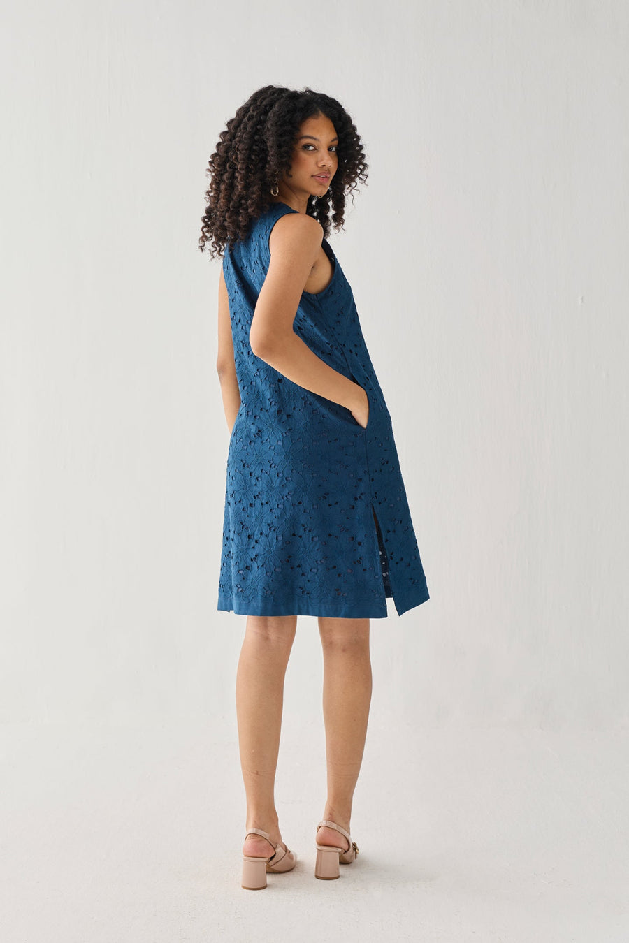 Sleeveless Knee-Length Dress in Blue | Reistor