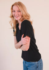 Poplinen Louise Organic Cotton + Tencel ™ V-neck Tee - Black- Size inclusive