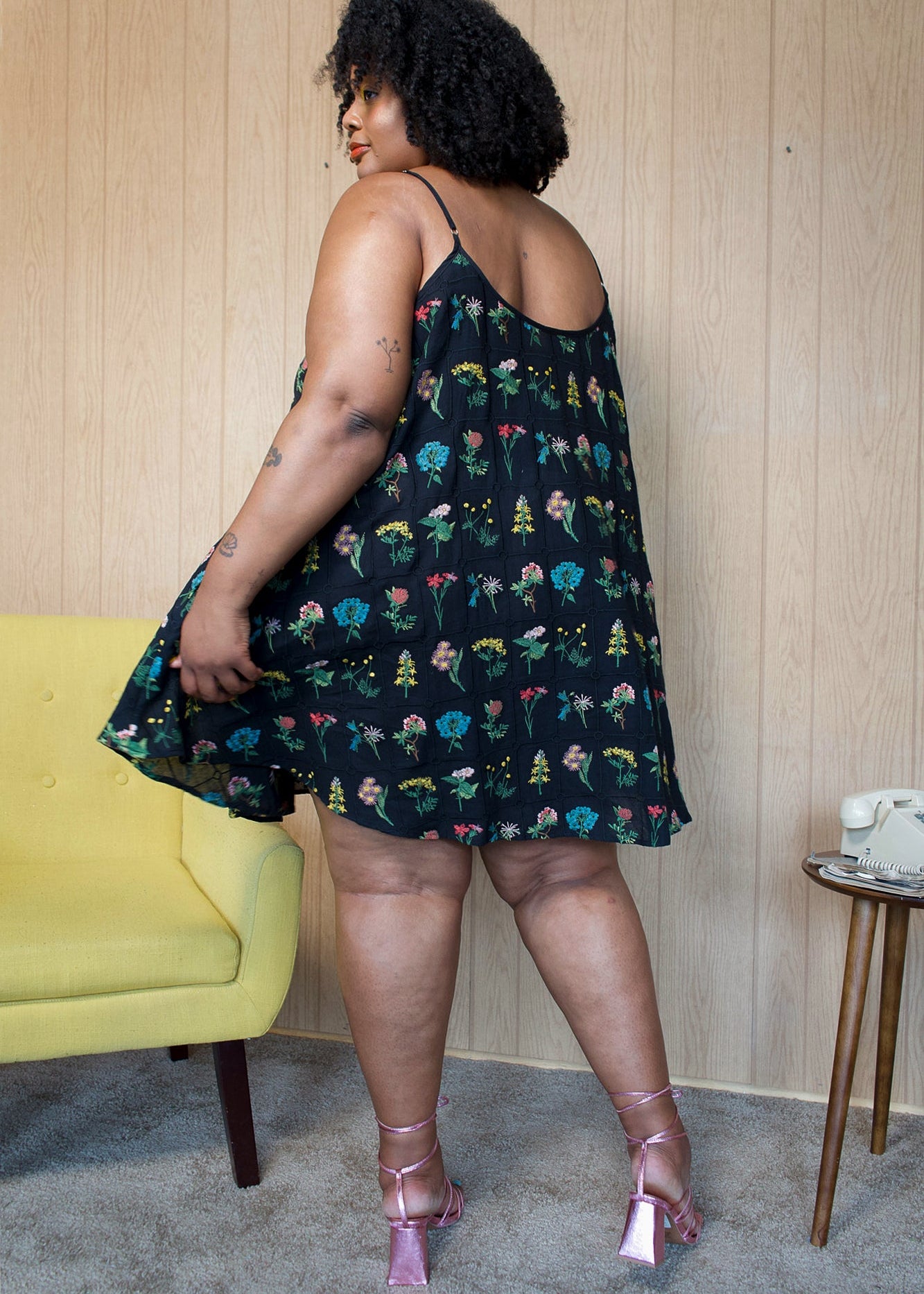 GIGISLIPBLACK_892f1fc5-406f-41b0-8dcf-0741c89e94cd.jpg