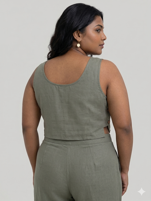 Reistor Boxy Crop Top in Dark Green - plus size crop top, product view