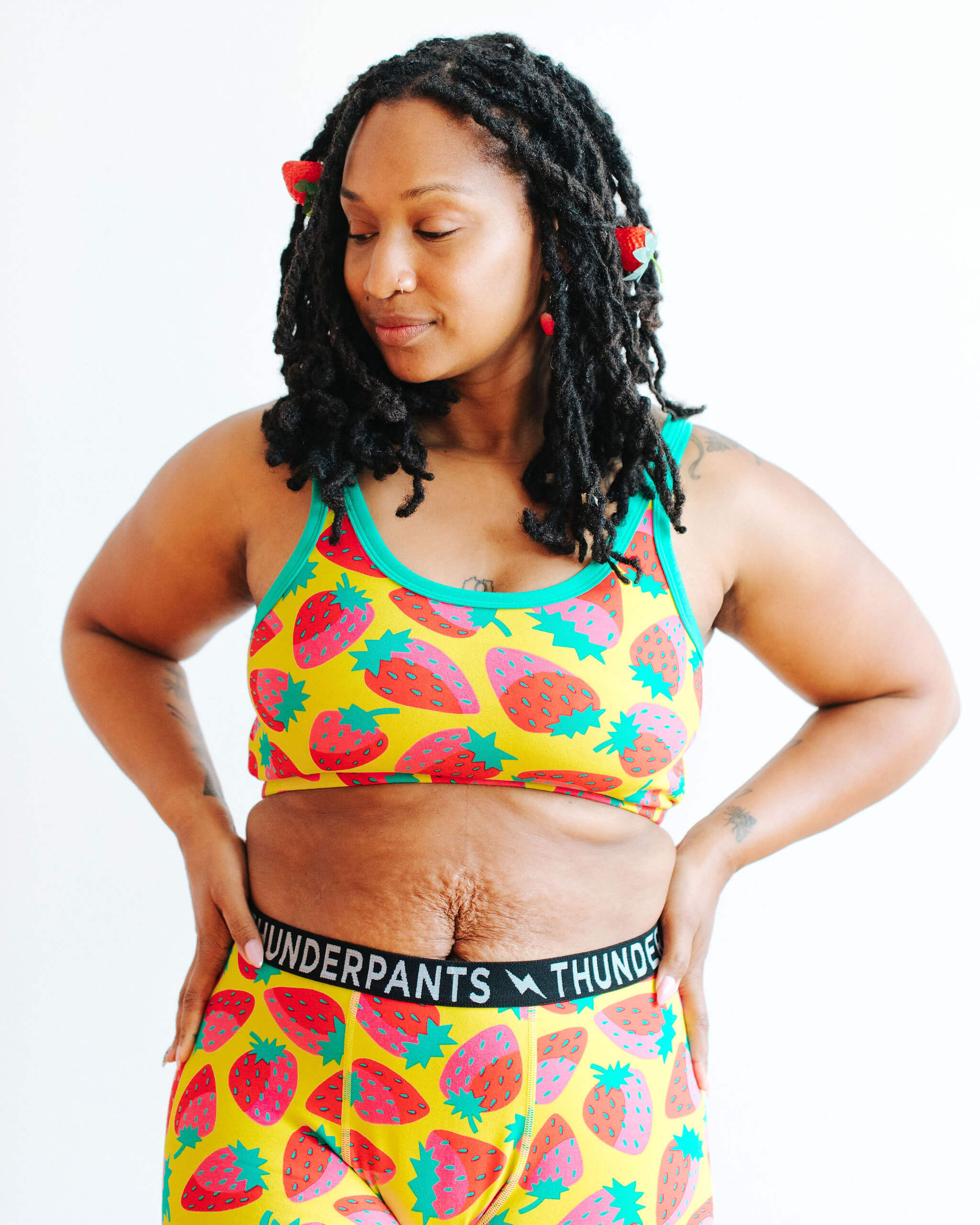 Longline_Bra_Strawberry_2_ce10ab77-3d25-4d3a-8655-b452b140e897.jpg